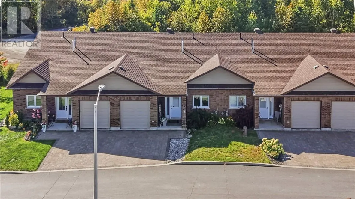 2512 Parkview Drive Unit# D11