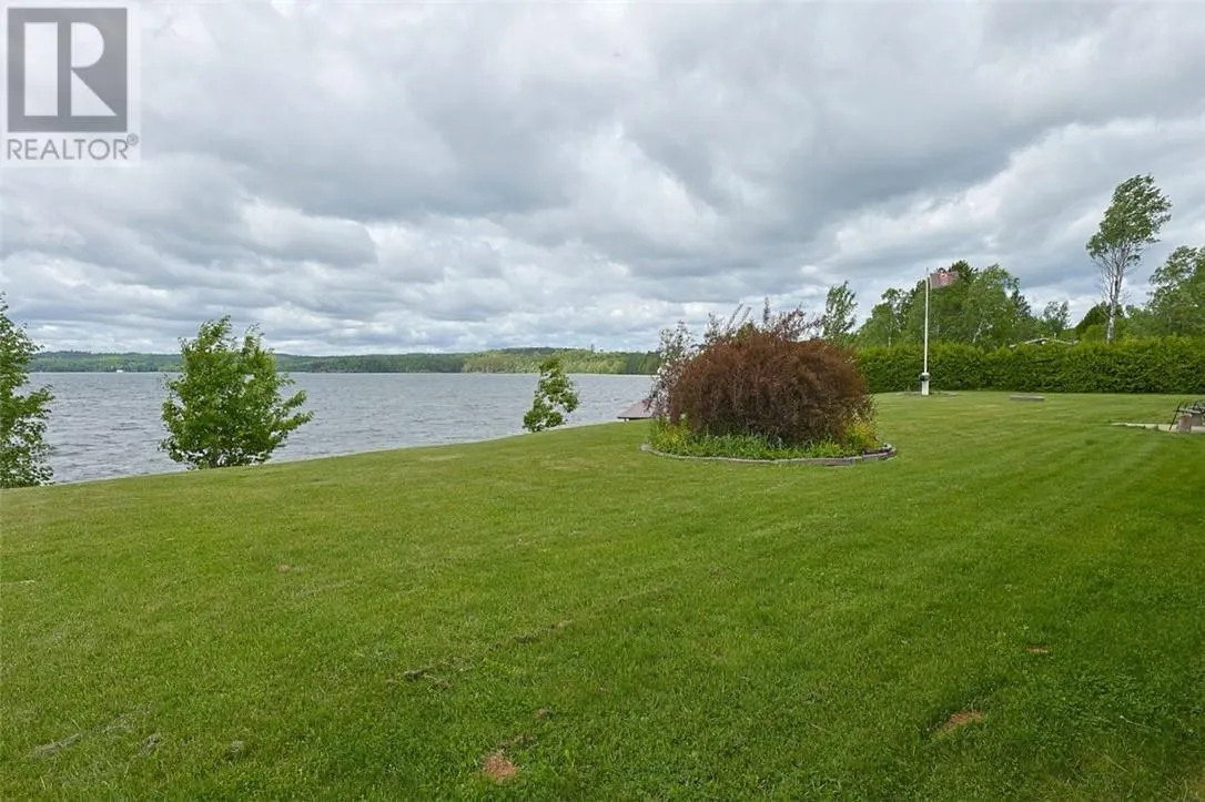 42 Elk's Club Road