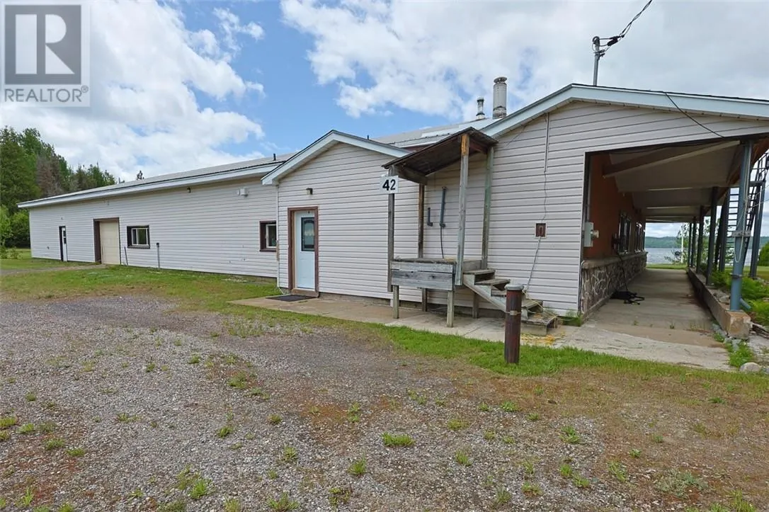 42 Elk's Club Road