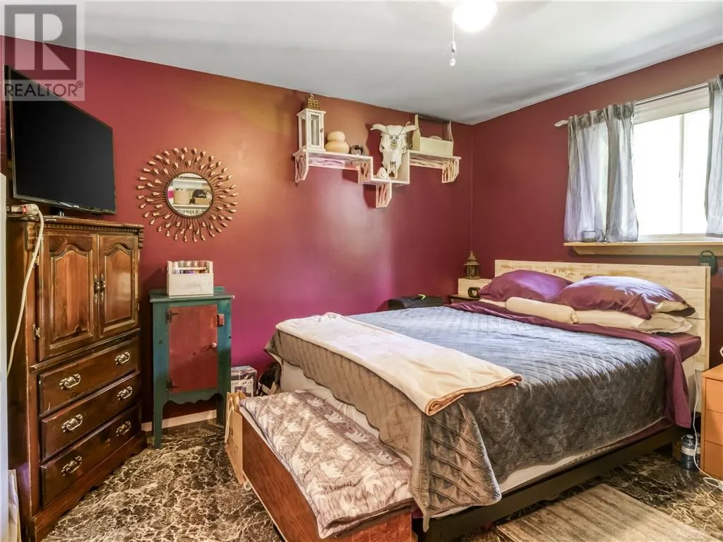 896 RED DEER LAKE ROAD N