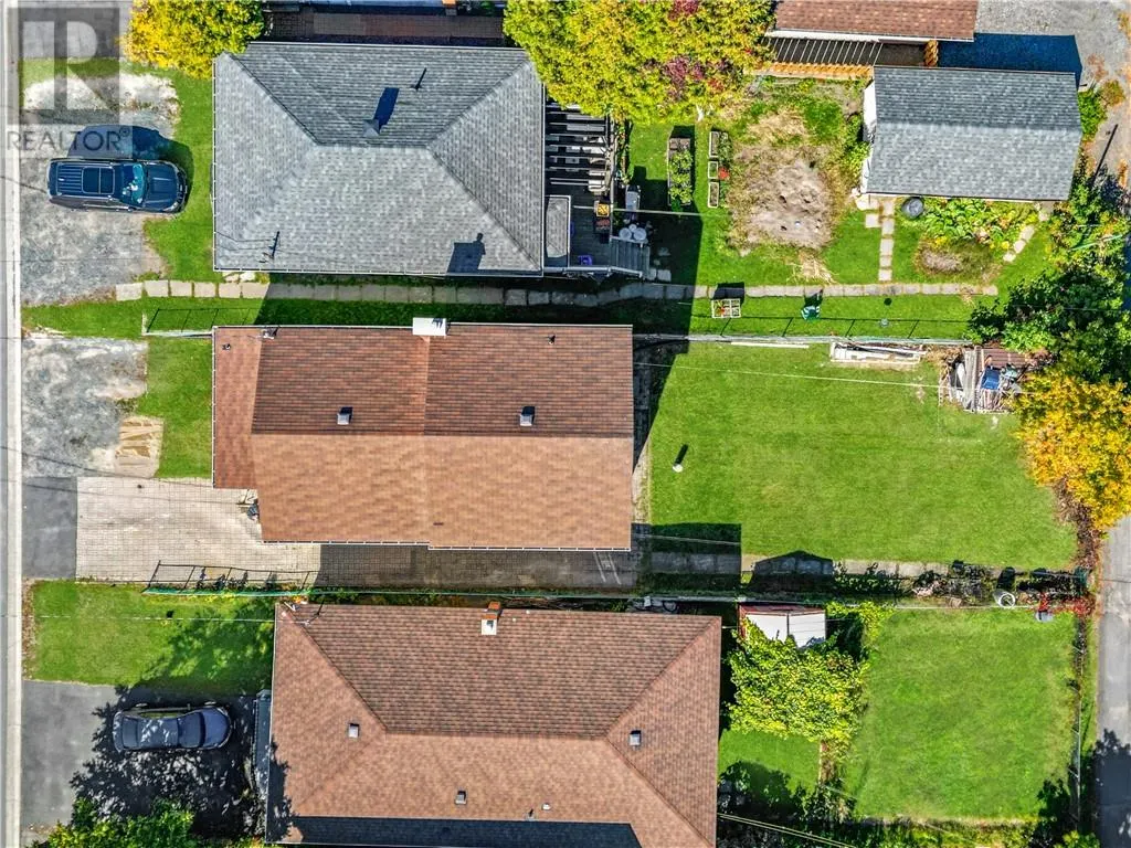 12 Gutcher Ave