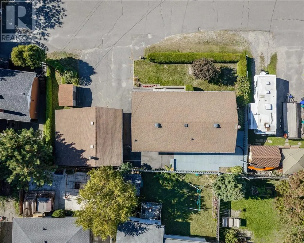 84 Neelon Avenue