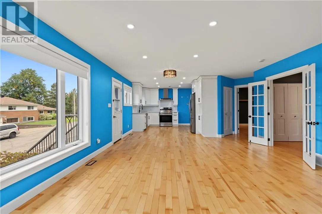 343 Sandra Boulevard