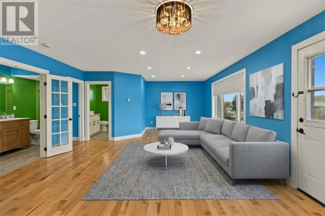 343 Sandra Boulevard