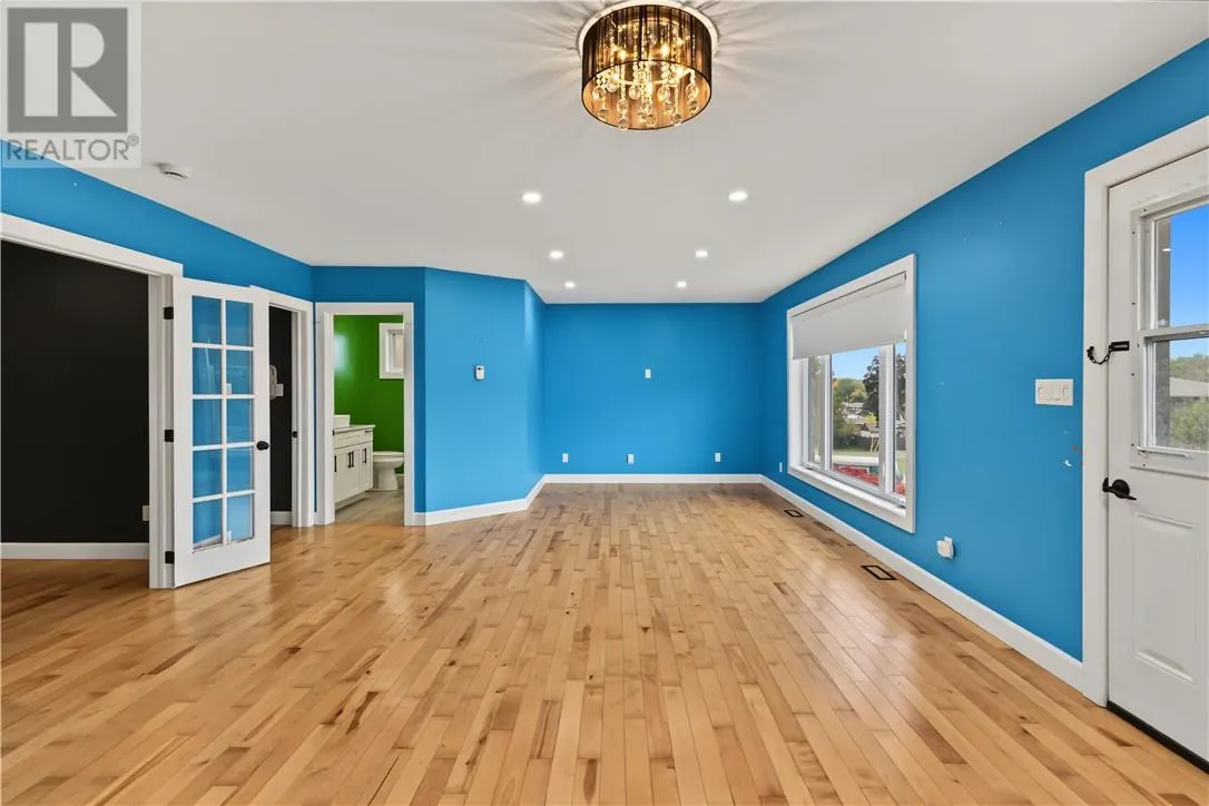 343 Sandra Boulevard