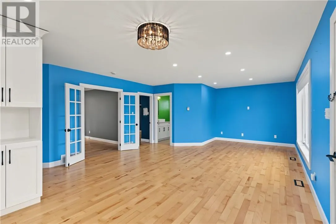 343 Sandra Boulevard