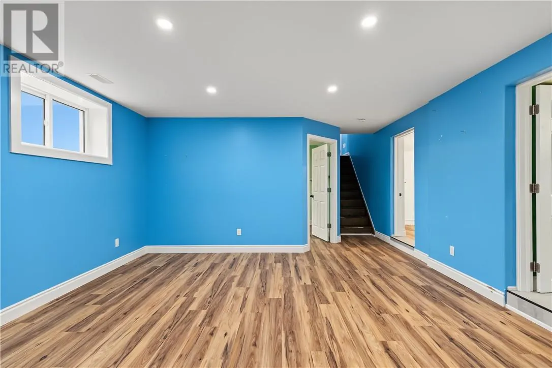 343 Sandra Boulevard