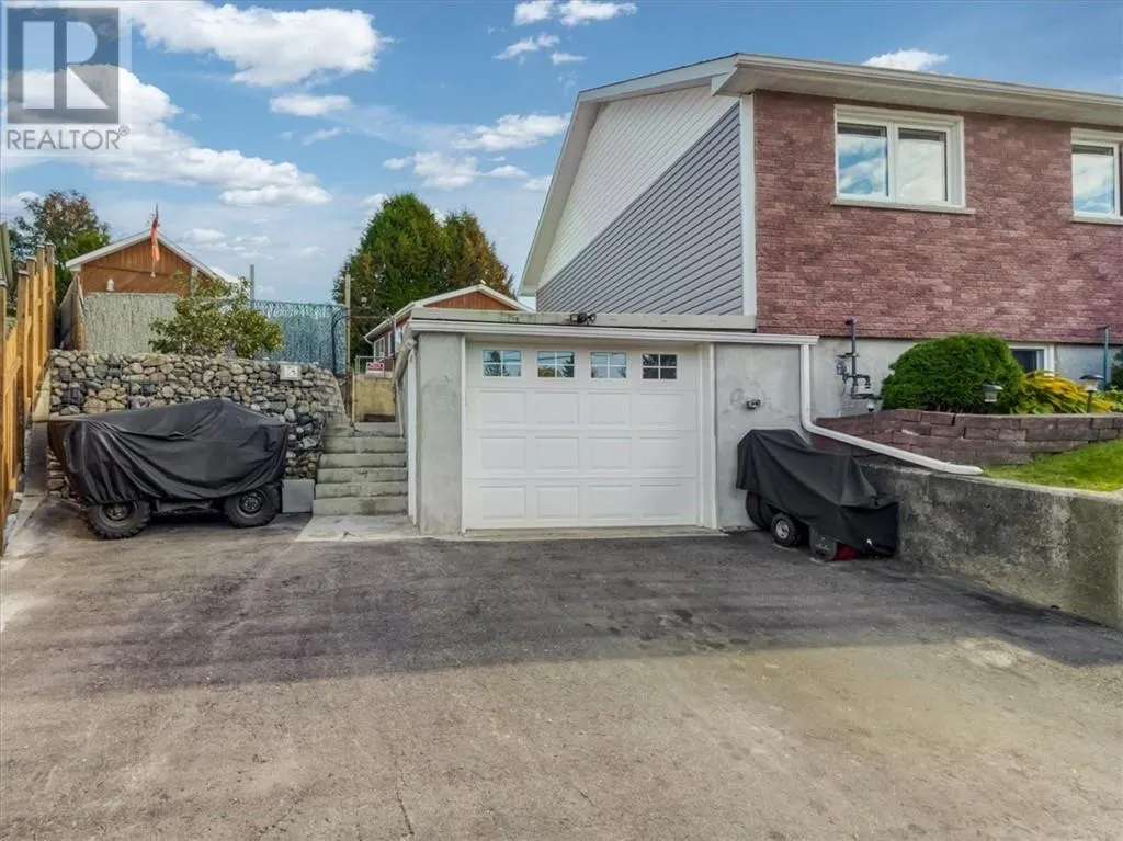 30 Fir St