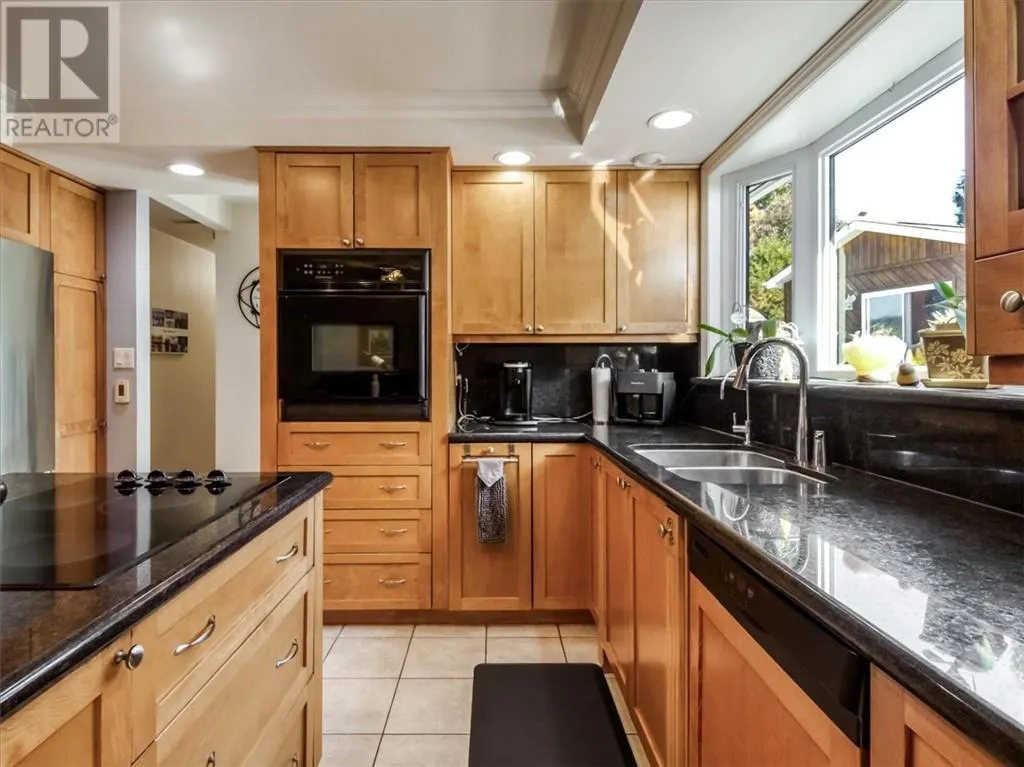30 Fir St