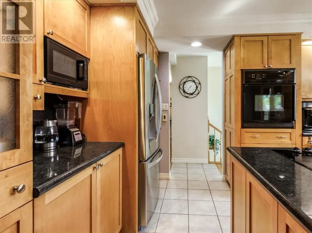 30 Fir St