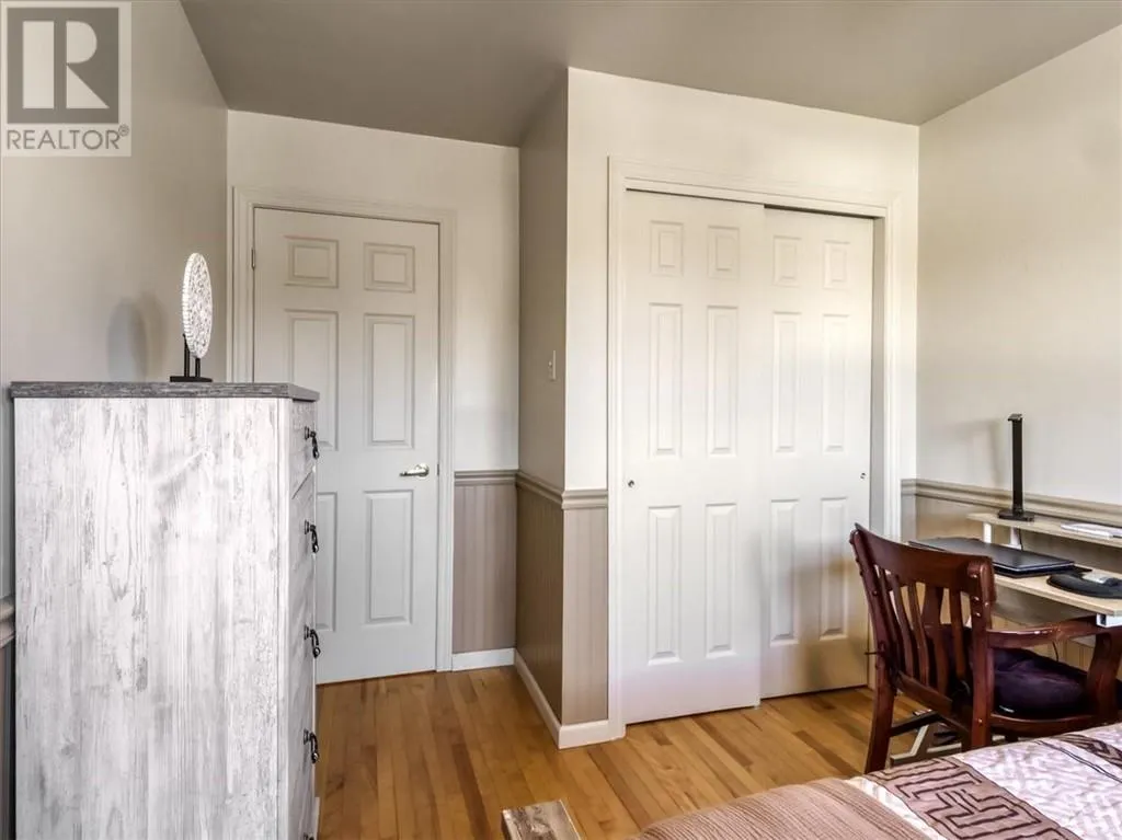 30 Fir St