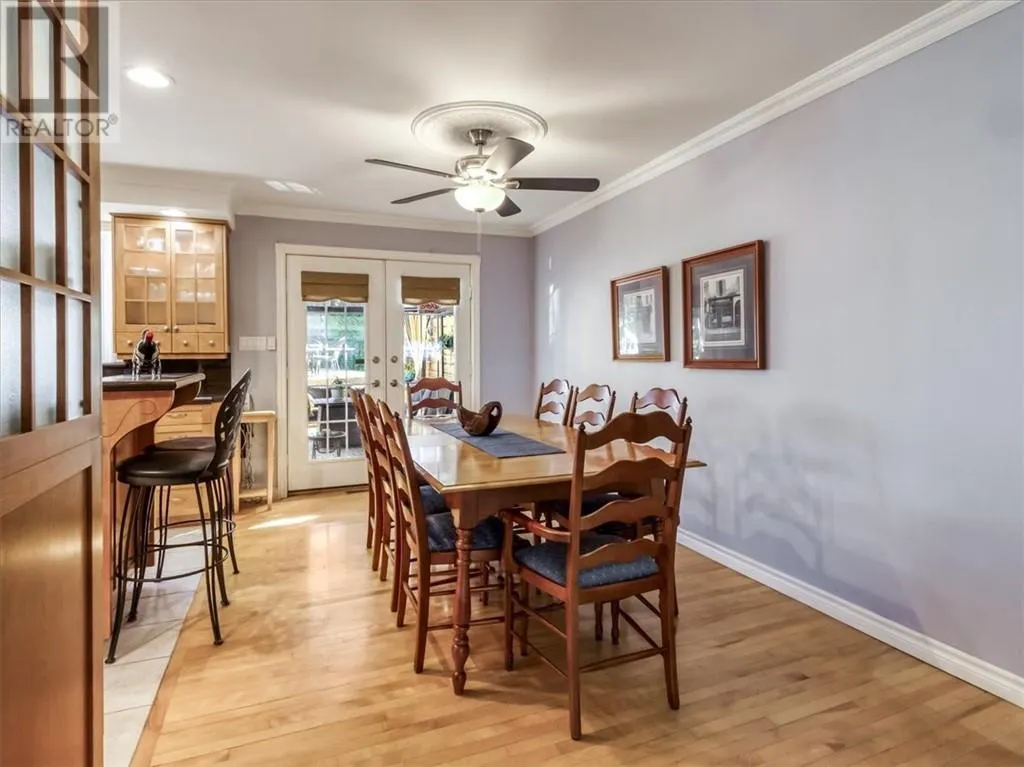 30 Fir St