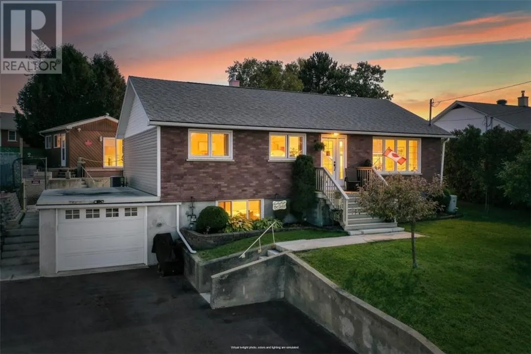 30 Fir St