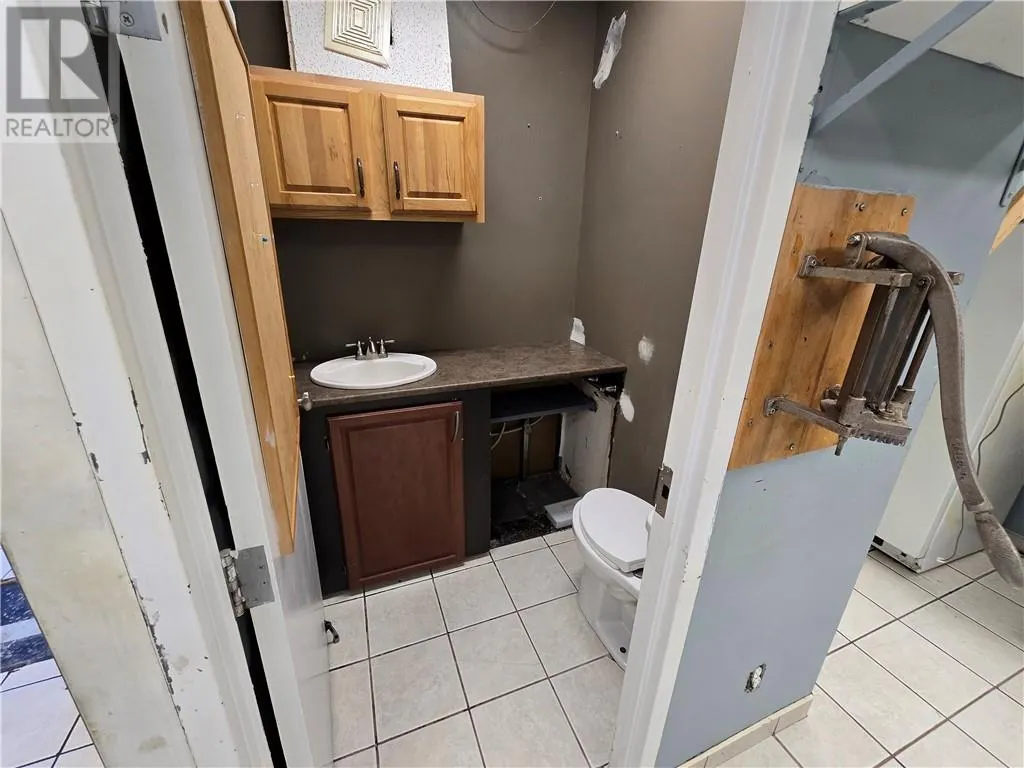 2009 Long Lake Road Unit# 104