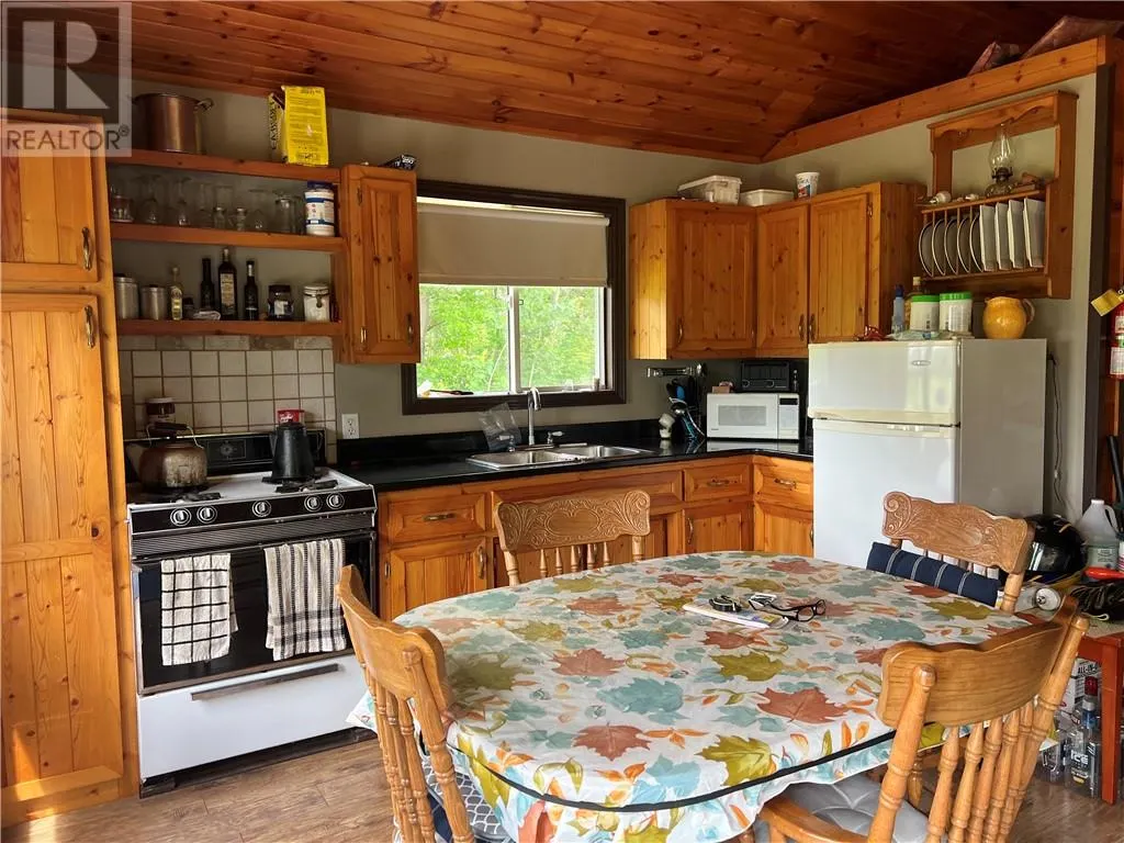 982 Musky Bay Road