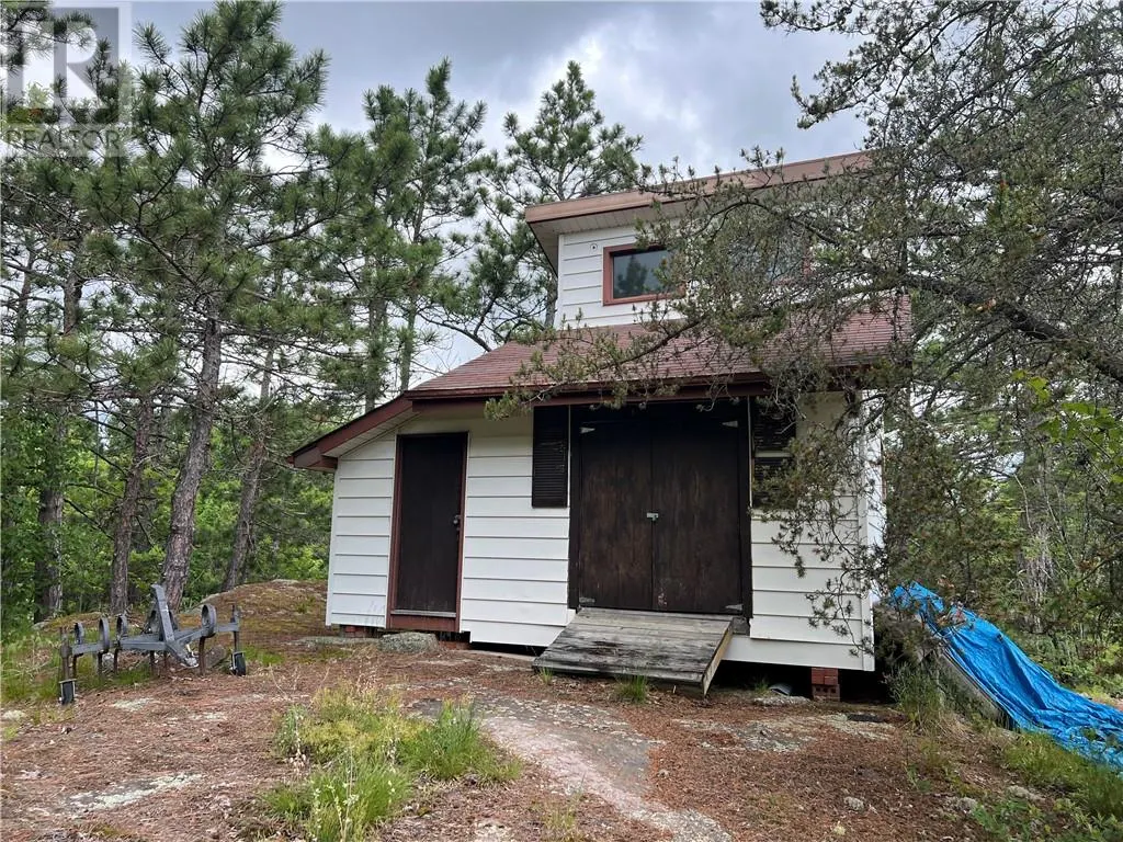 982 Musky Bay Road