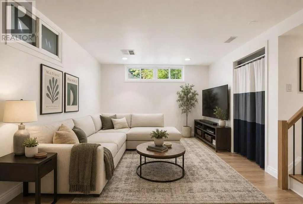 928 Beverly
