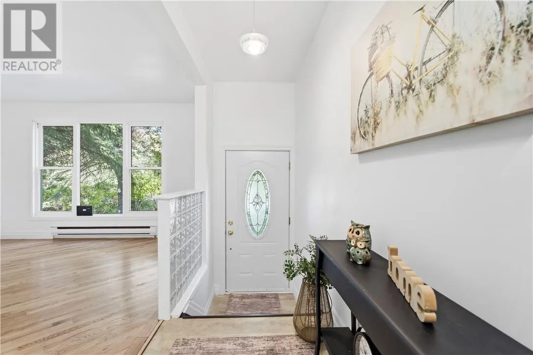 928 Beverly