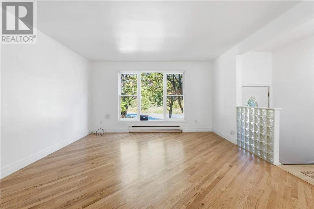 928 Beverly
