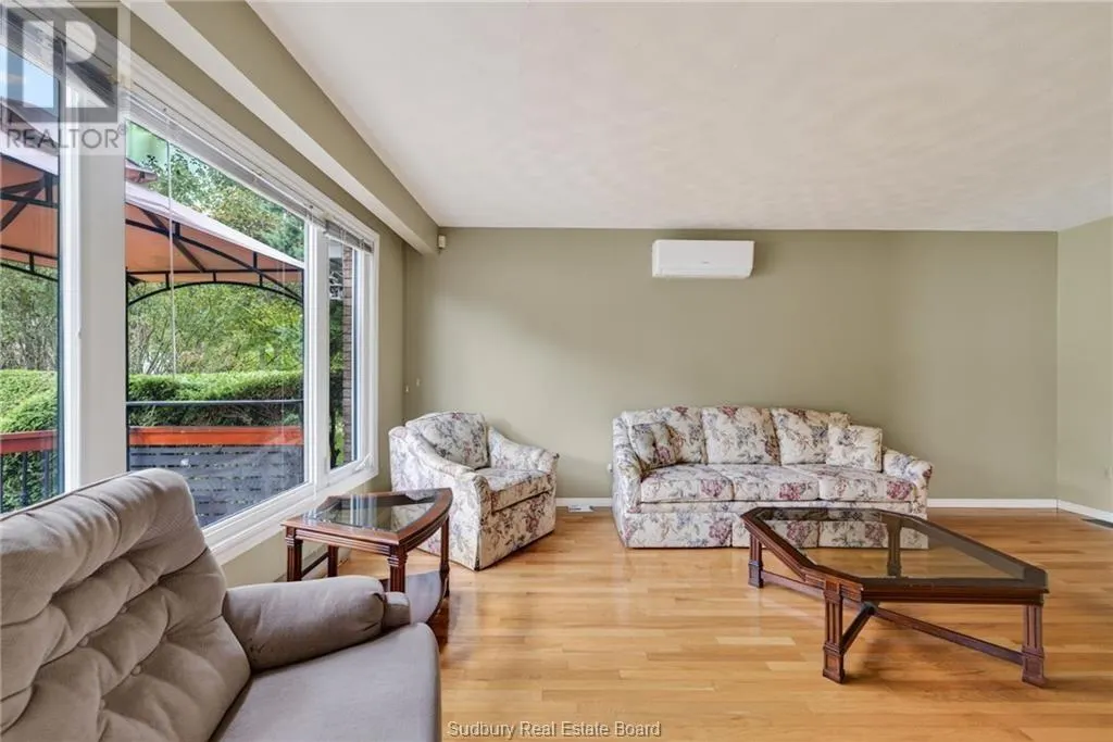 85 Ridgemount Avenue