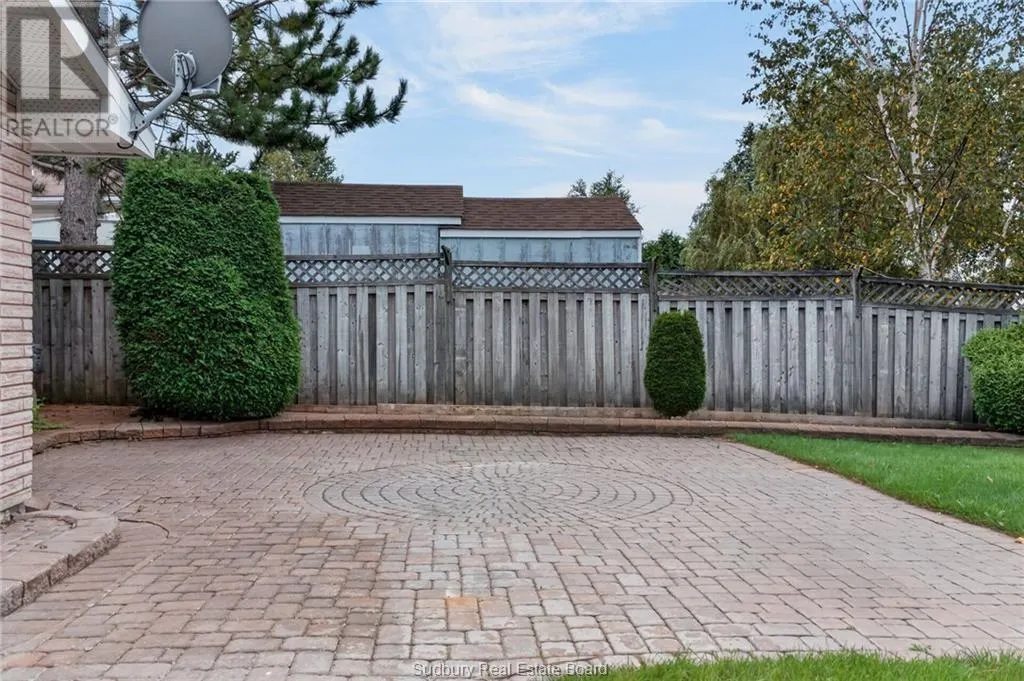 85 Ridgemount Avenue