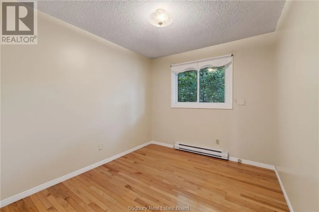 85 Ridgemount Avenue
