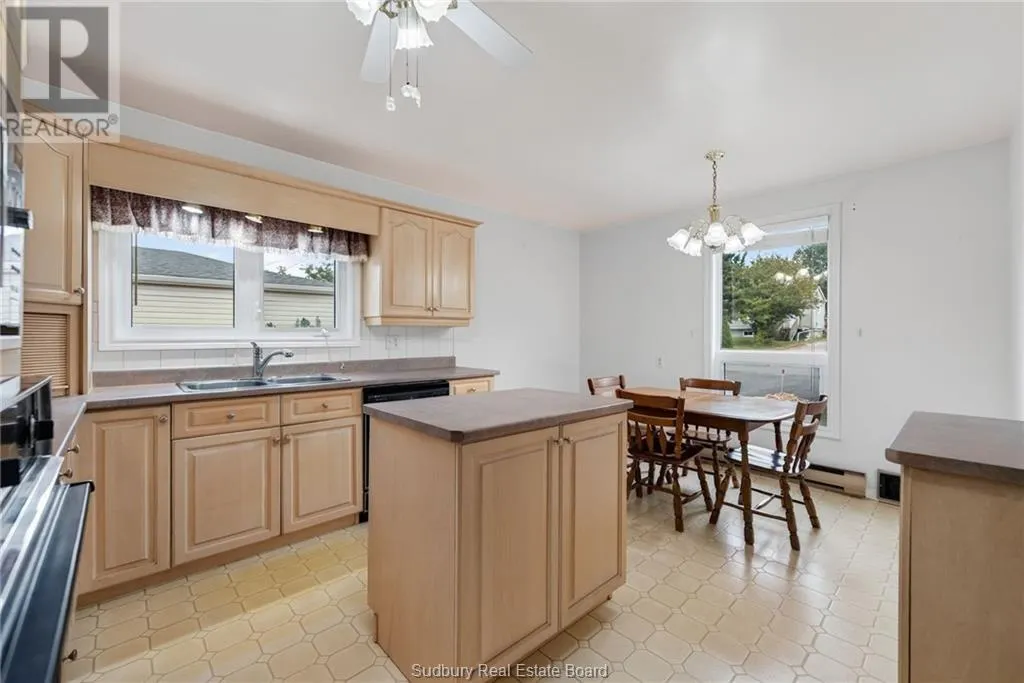 85 Ridgemount Avenue