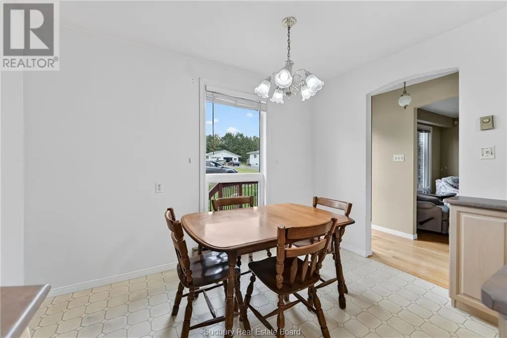 85 Ridgemount Avenue