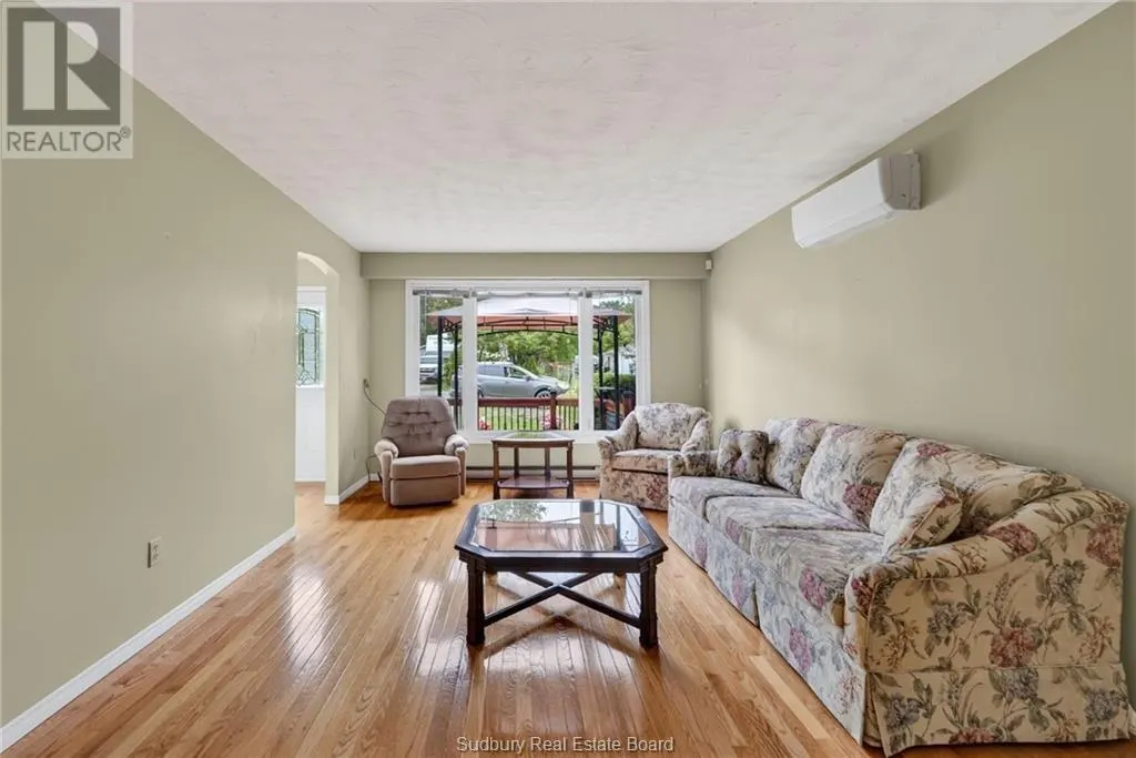85 Ridgemount Avenue