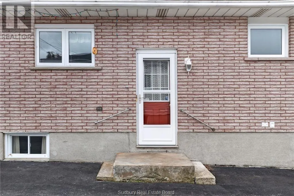 85 Ridgemount Avenue