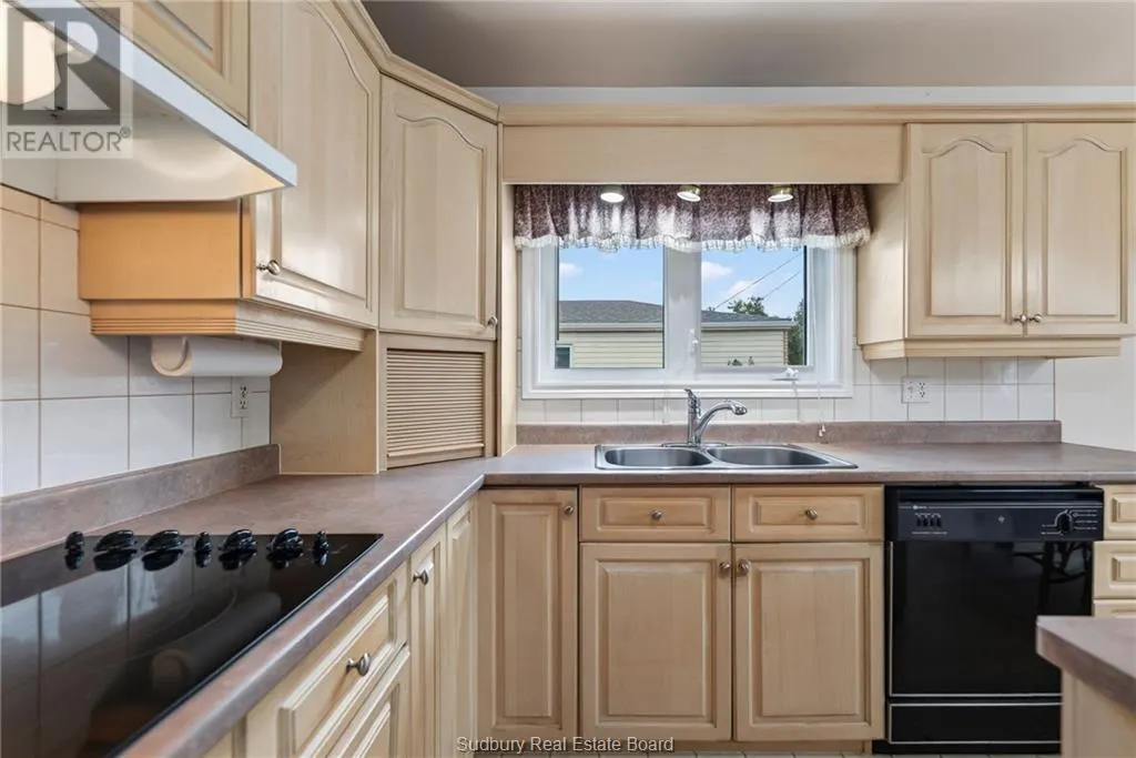 85 Ridgemount Avenue