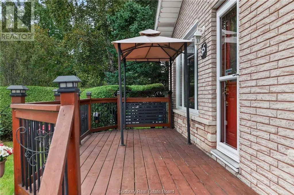85 Ridgemount Avenue
