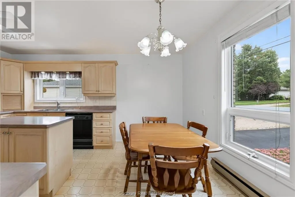 85 Ridgemount Avenue