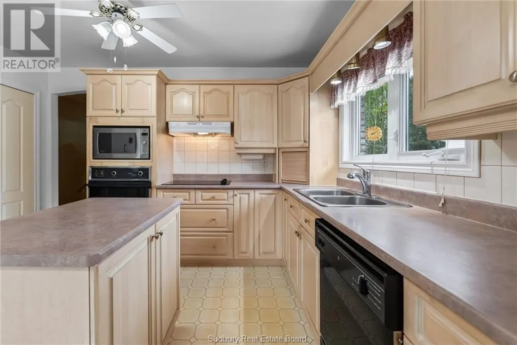 85 Ridgemount Avenue