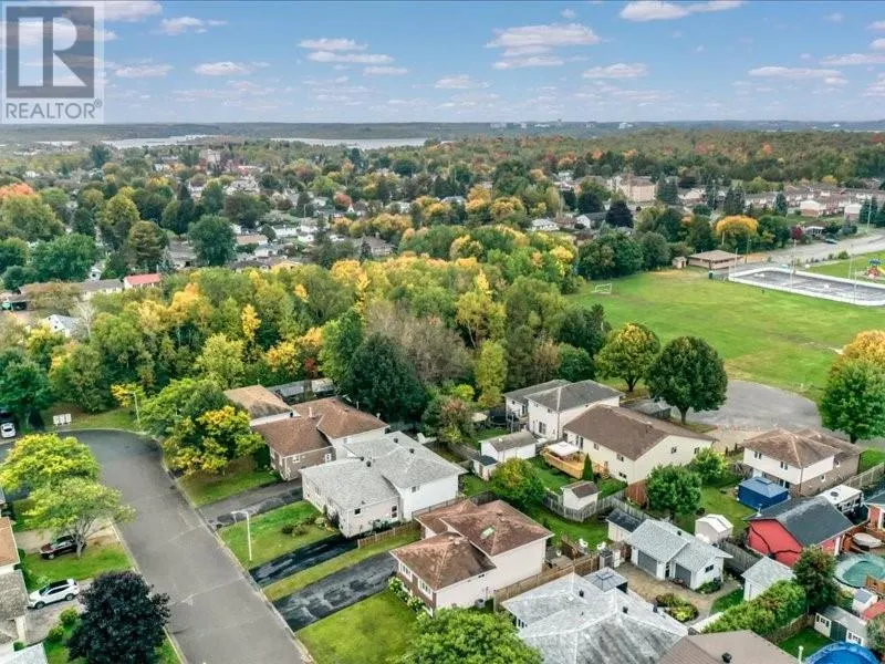 37 Plumtree Crescent