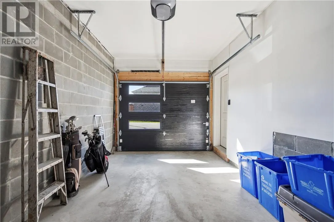 166 Eclipse Crescent