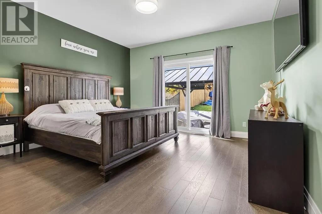 53 Hazelton