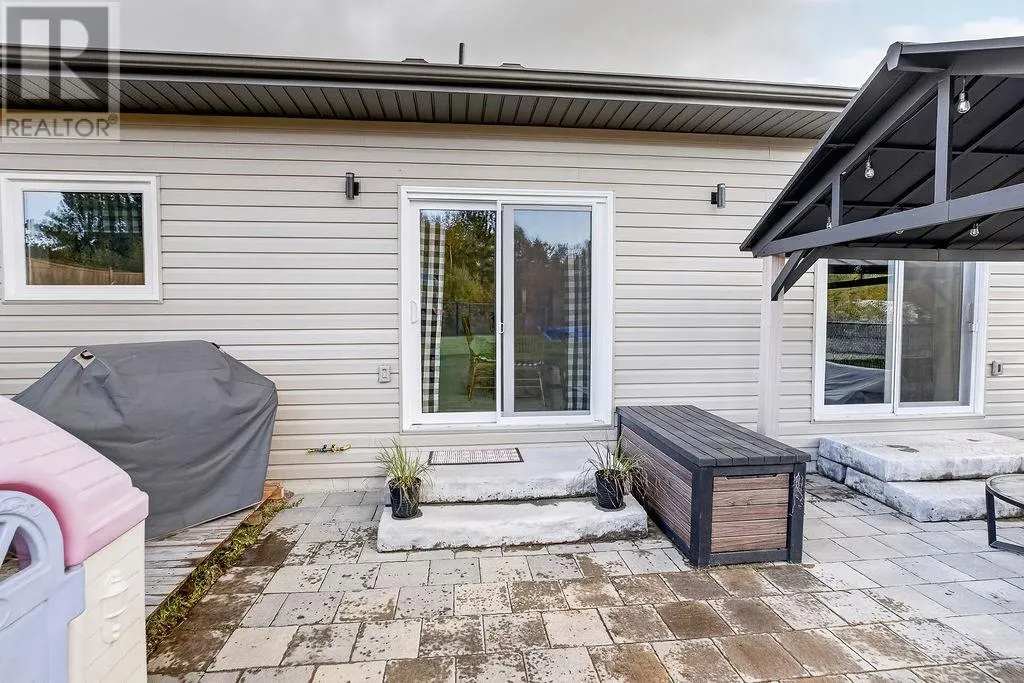 53 Hazelton