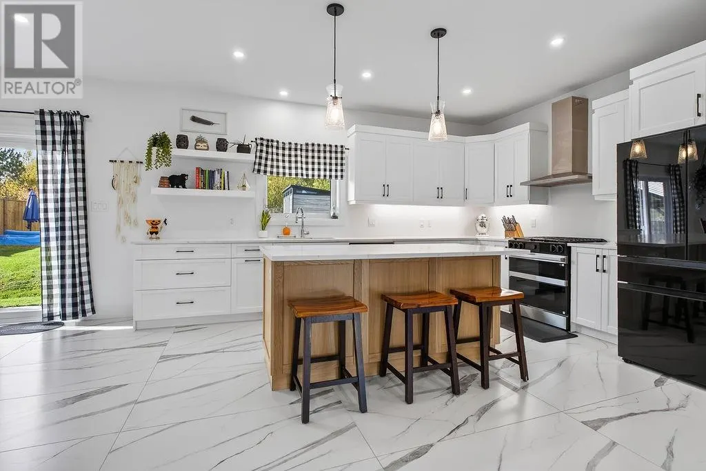 53 Hazelton