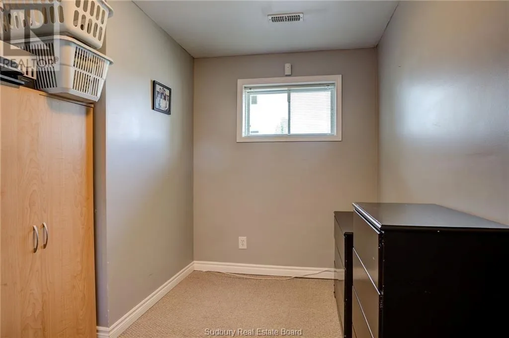844 Windermere Crescent