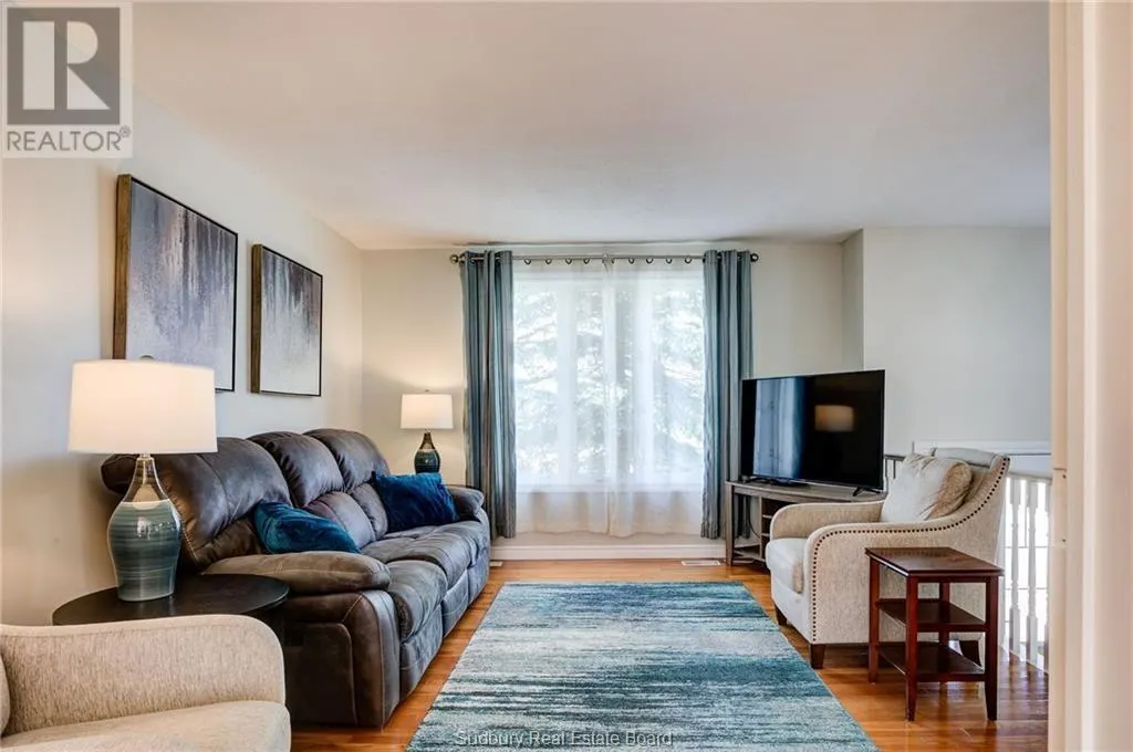 844 Windermere Crescent