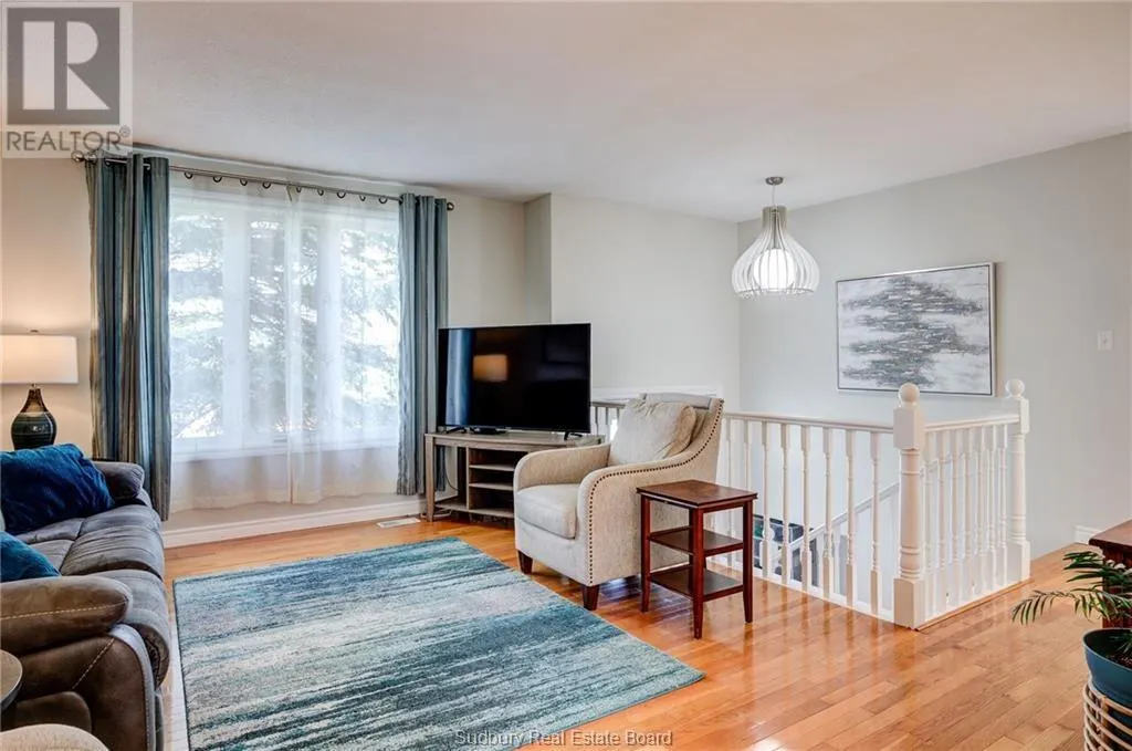 844 Windermere Crescent