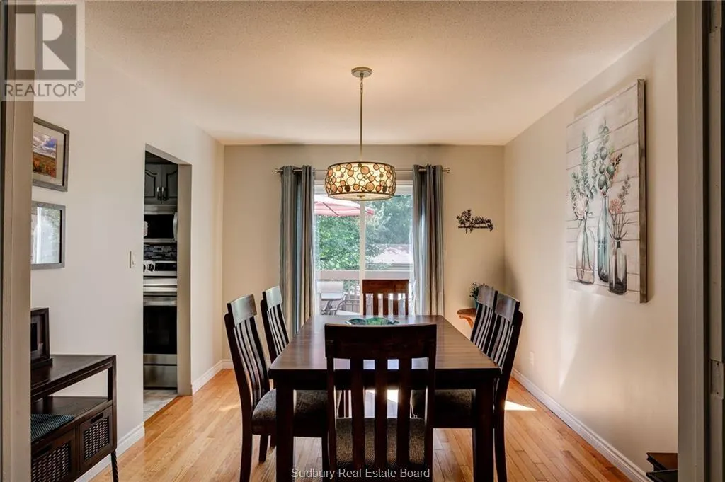 844 Windermere Crescent