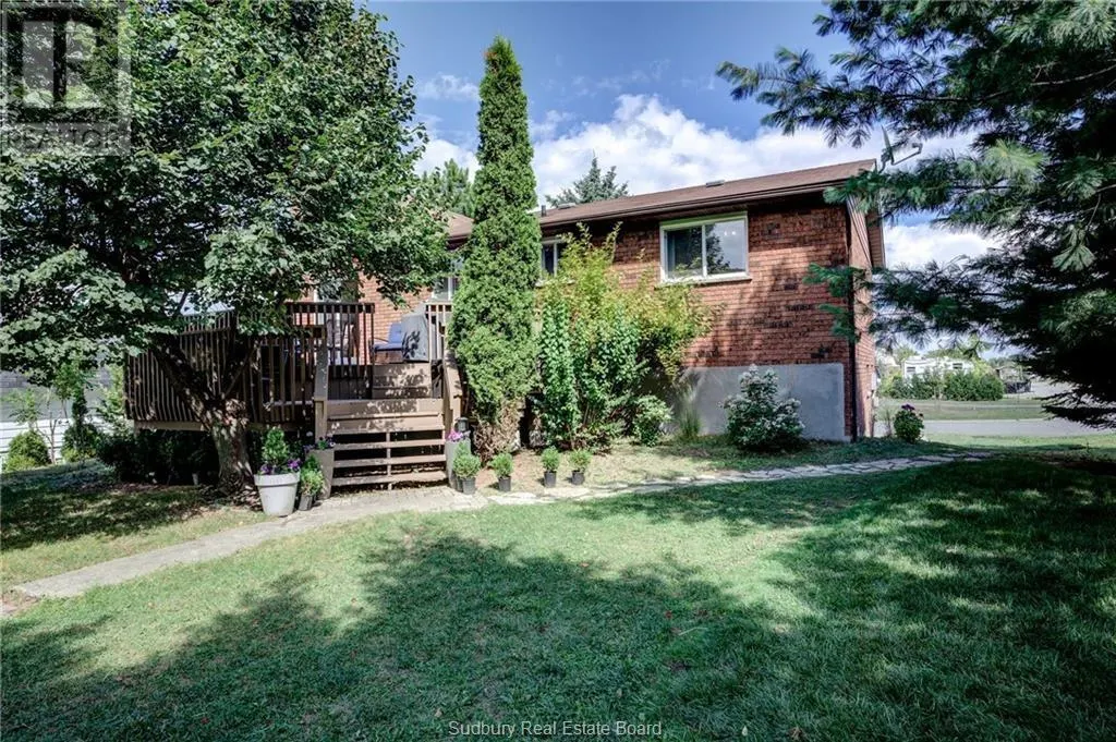 844 Windermere Crescent