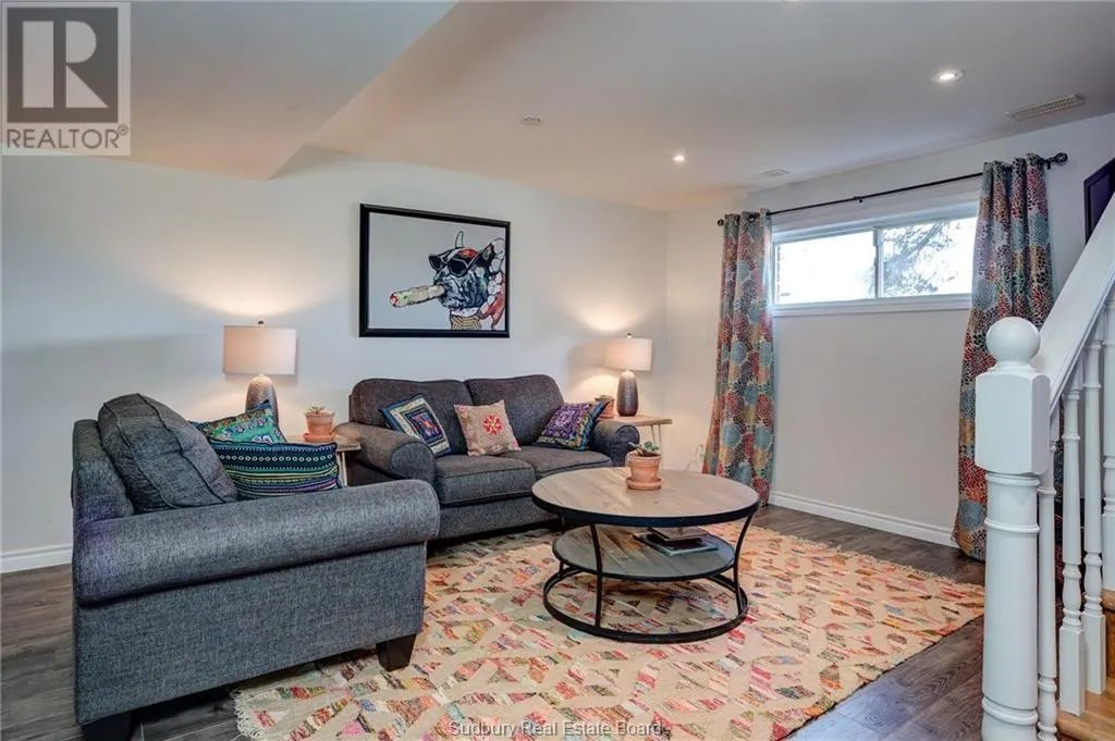 844 Windermere Crescent