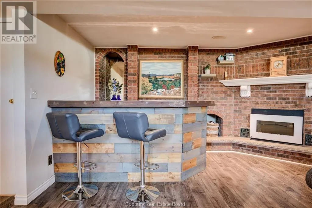 844 Windermere Crescent