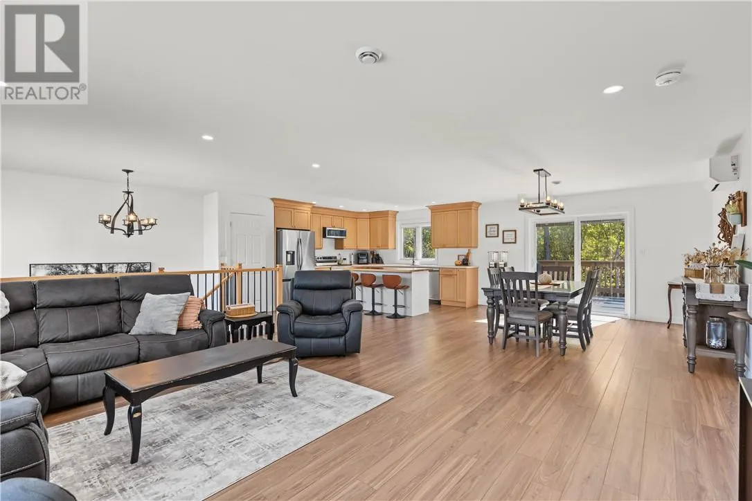 974 Highway 17 E