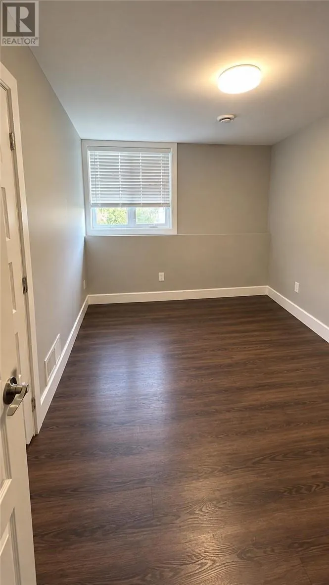 148 Hollybrook Crescent Unit# Lower