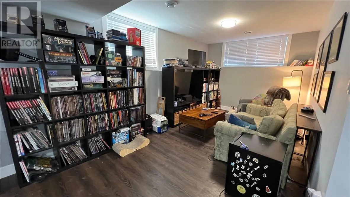 148 Hollybrook Crescent Unit# Lower