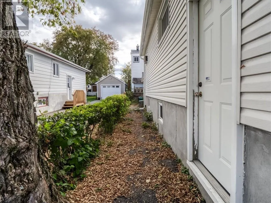 433 Dell Street